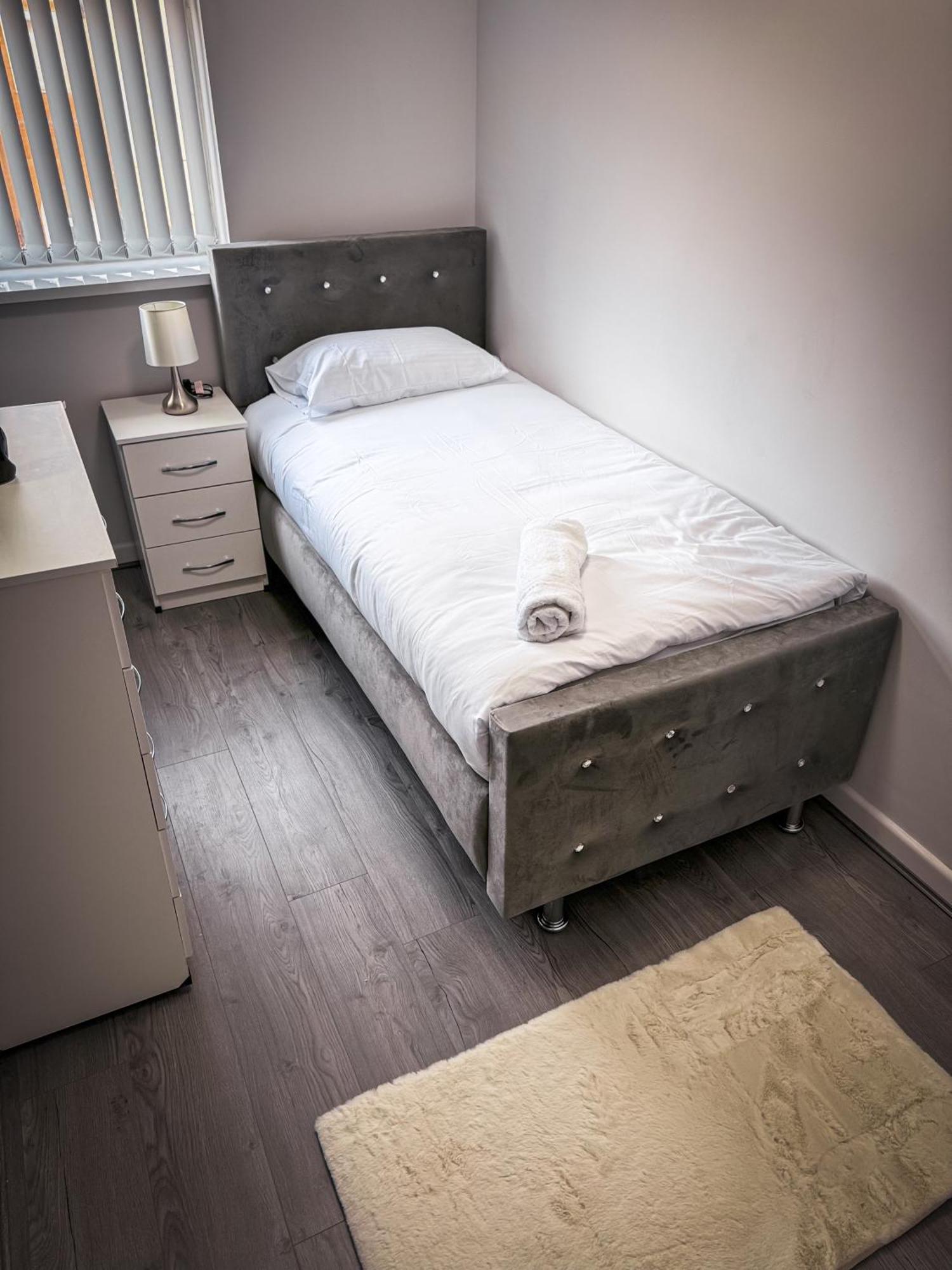Blue Moon Apartment Birmingham Bagian luar foto
