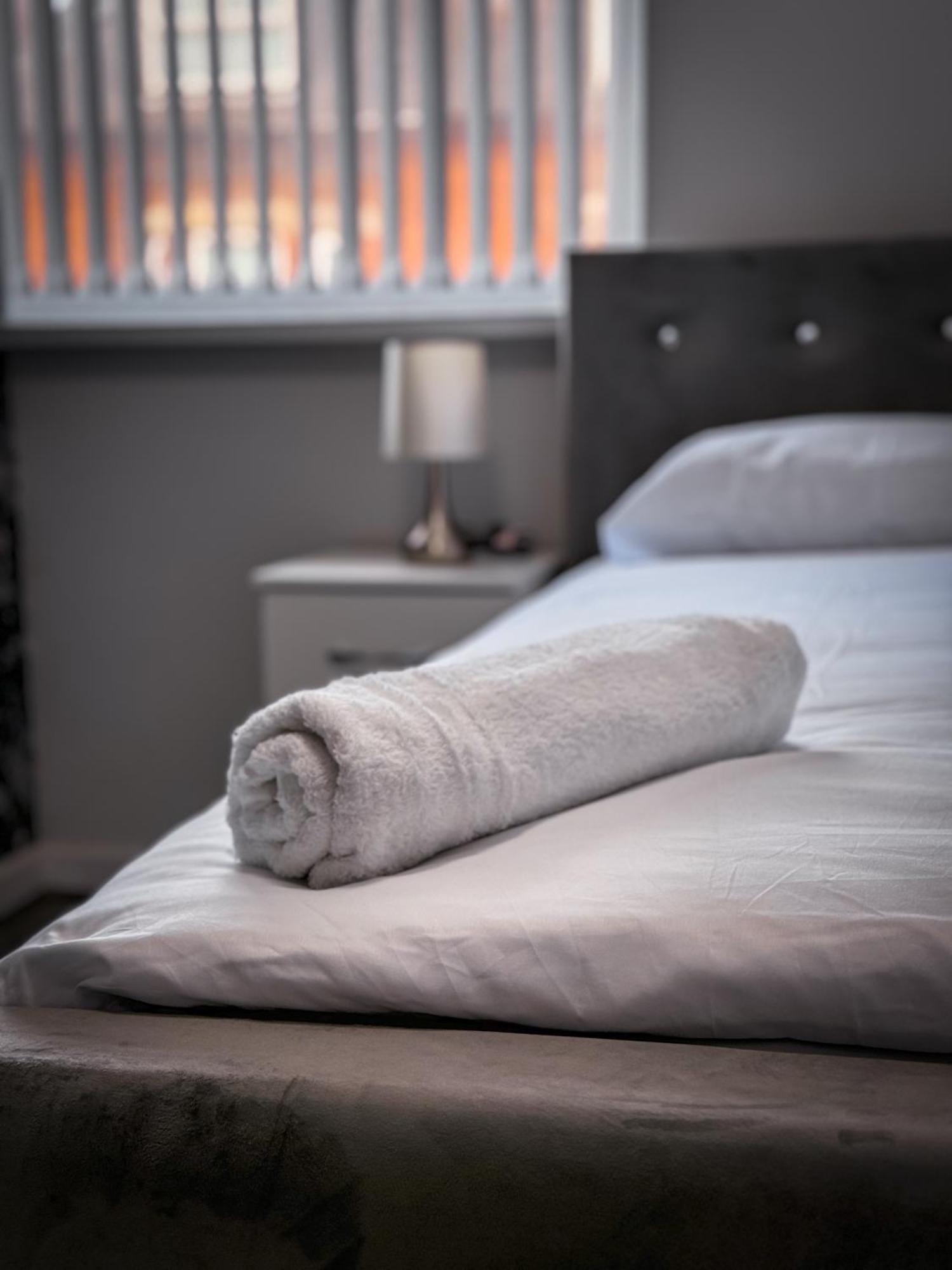 Blue Moon Apartment Birmingham Bagian luar foto