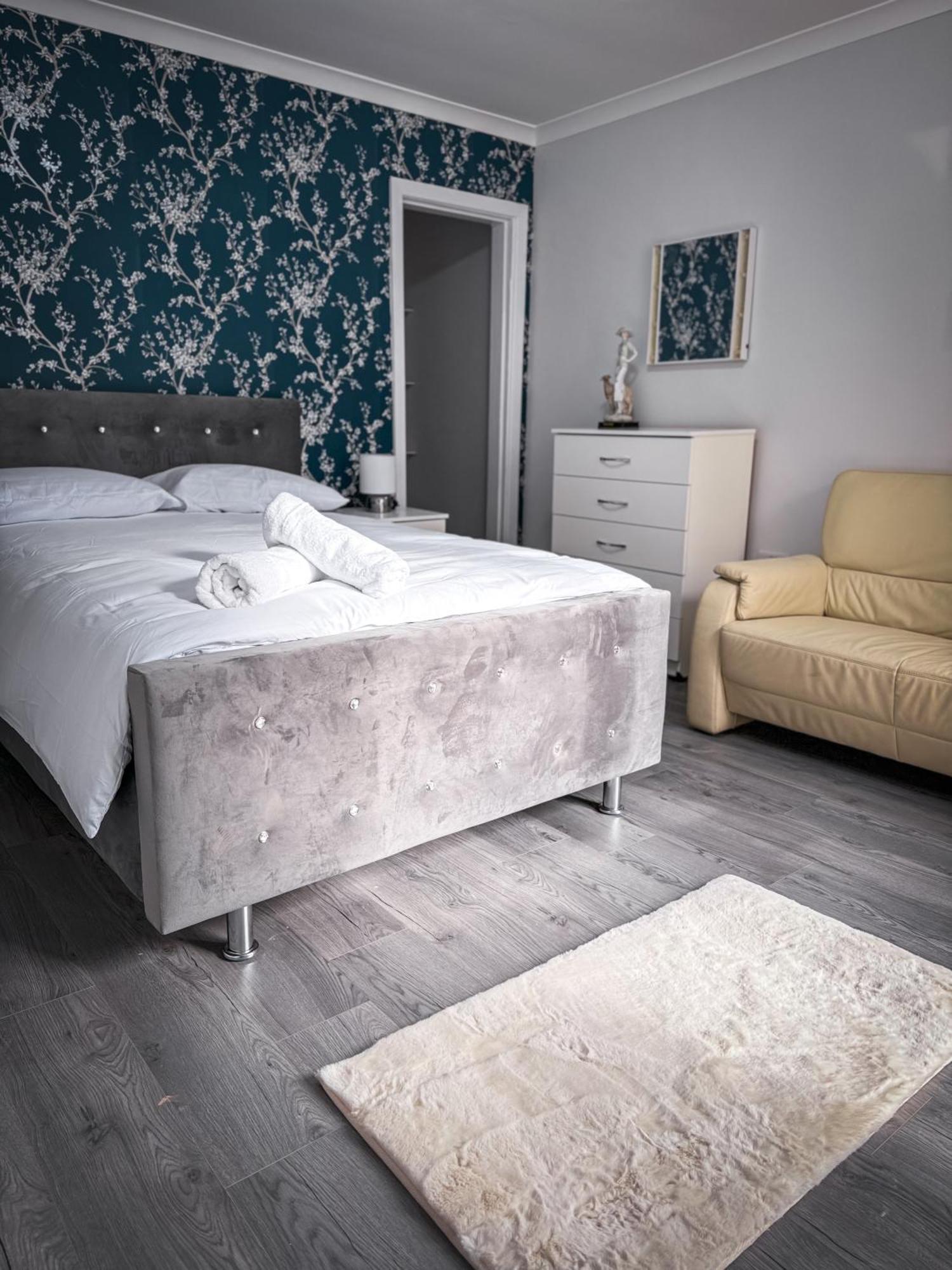 Blue Moon Apartment Birmingham Bagian luar foto