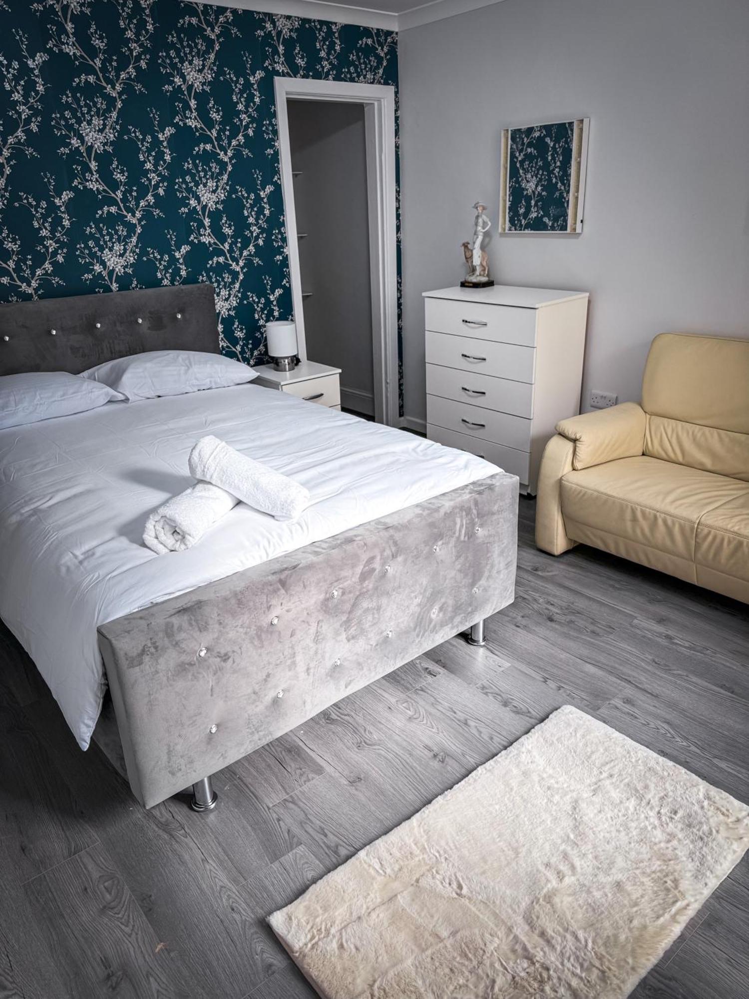 Blue Moon Apartment Birmingham Bagian luar foto