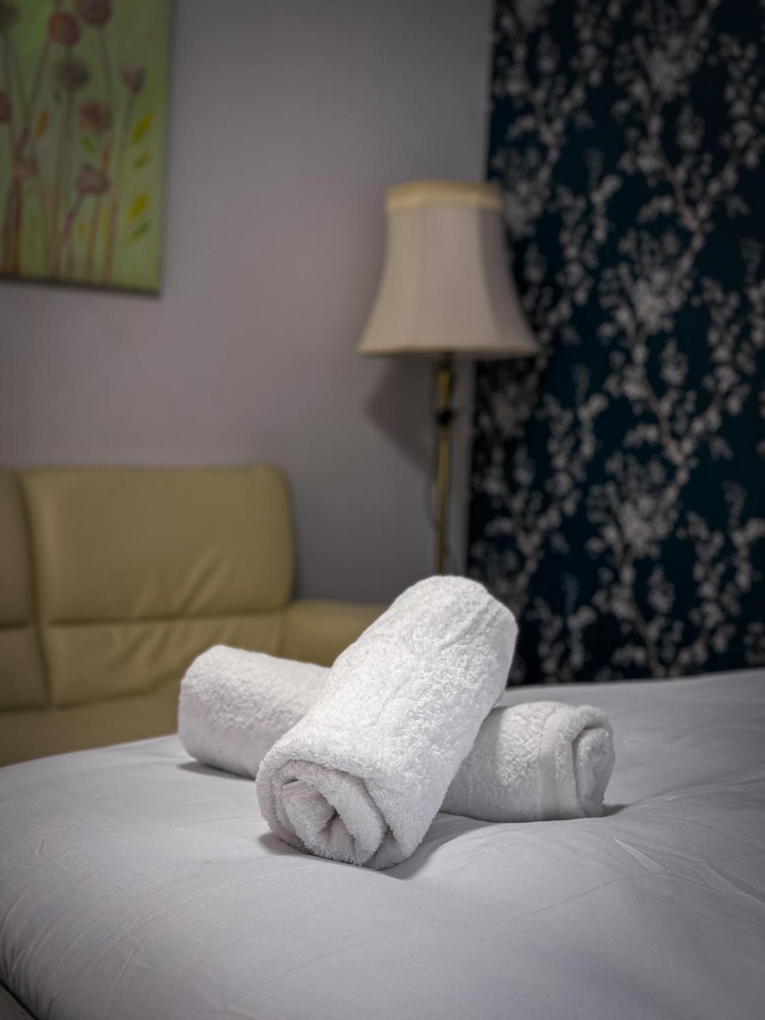 Blue Moon Apartment Birmingham Bagian luar foto