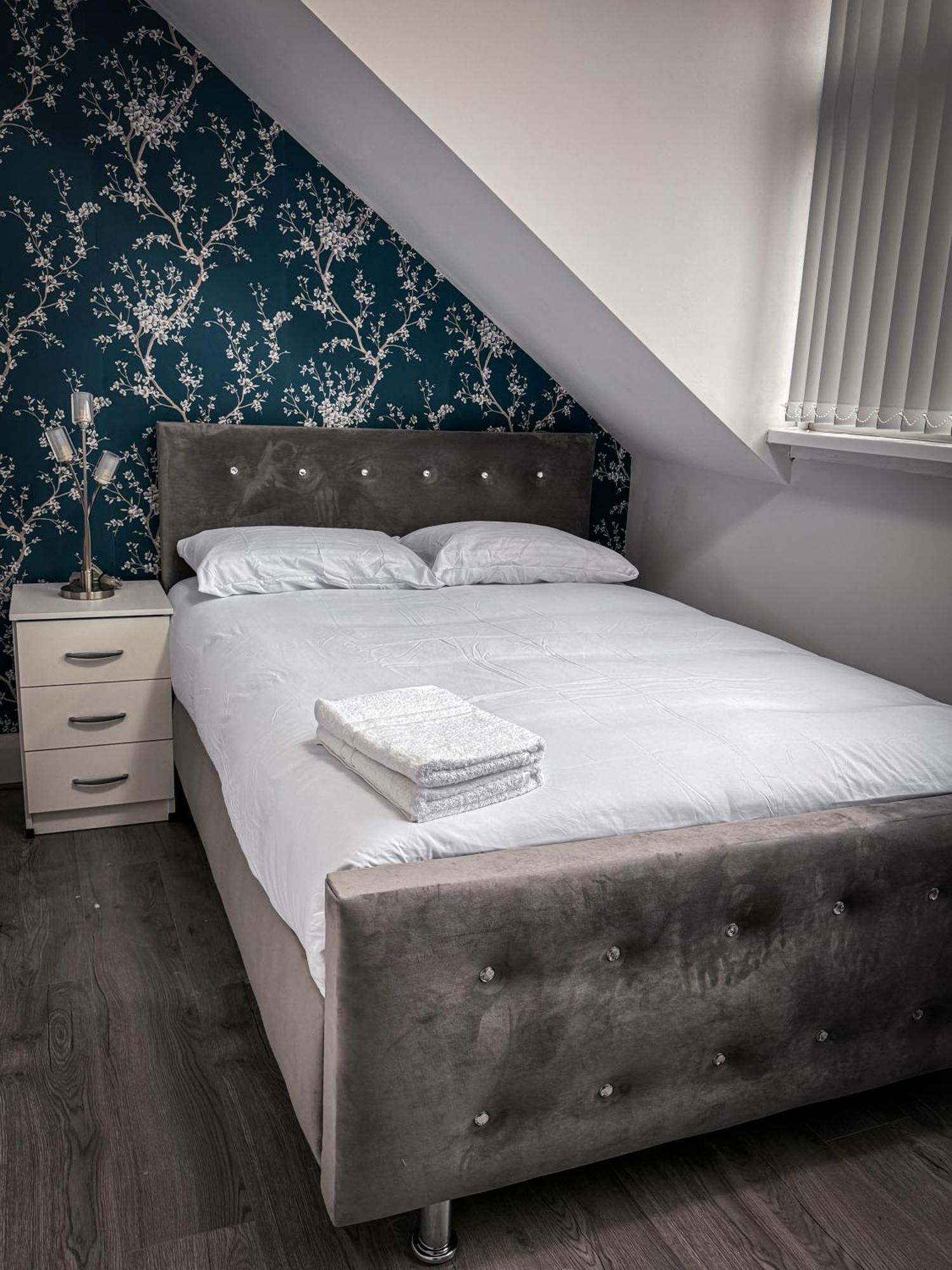 Blue Moon Apartment Birmingham Bagian luar foto
