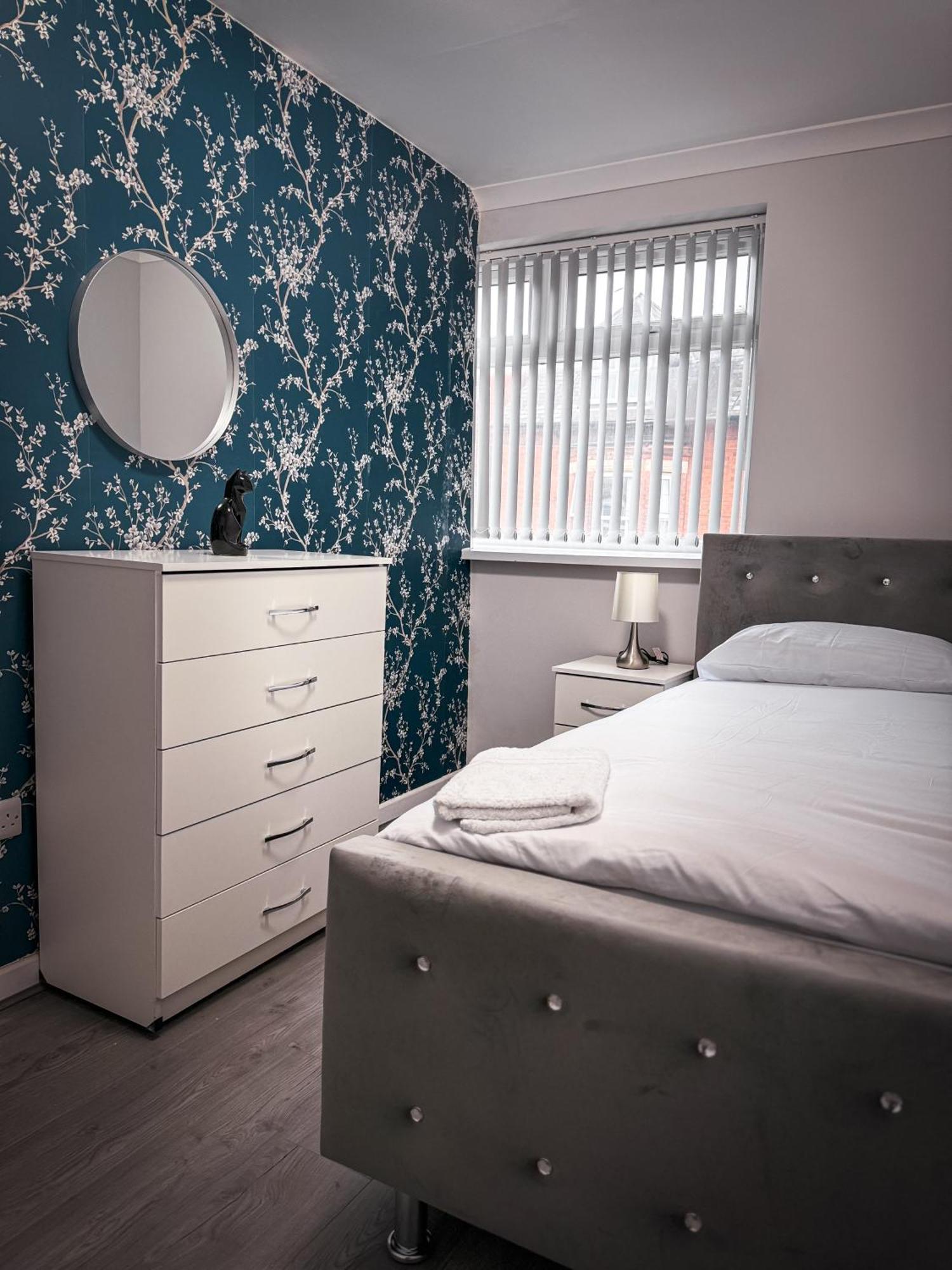 Blue Moon Apartment Birmingham Bagian luar foto