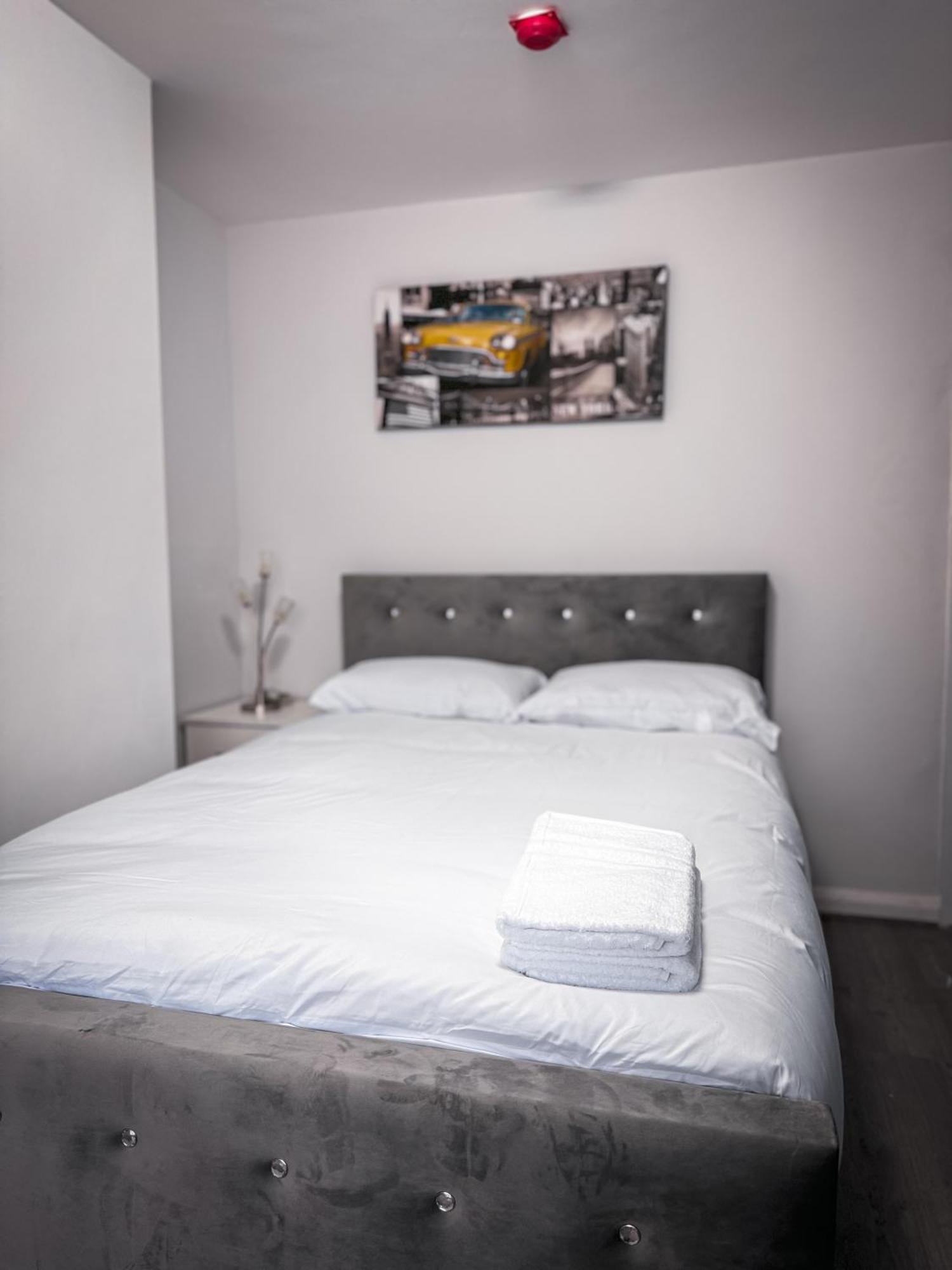Blue Moon Apartment Birmingham Bagian luar foto