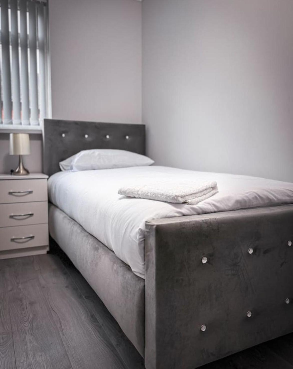 Blue Moon Apartment Birmingham Bagian luar foto