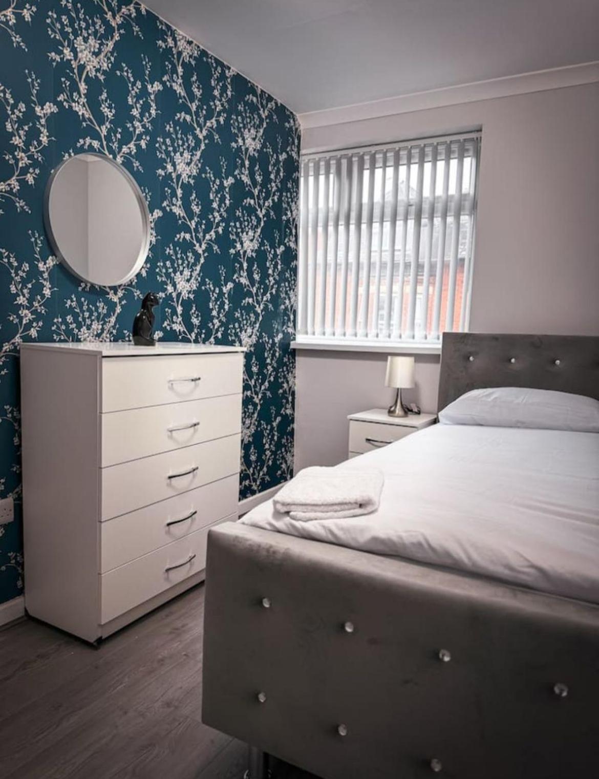 Blue Moon Apartment Birmingham Bagian luar foto